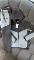 Nike Tech Set
