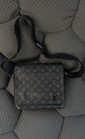 Louis Vuitton District PM