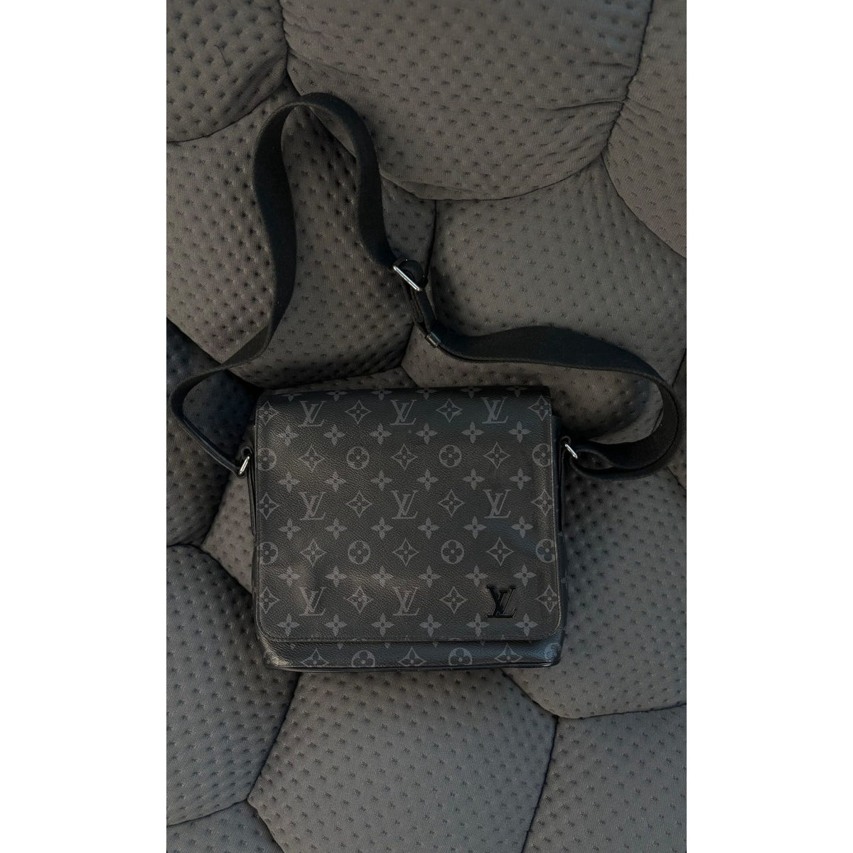 Louis Vuitton District PM